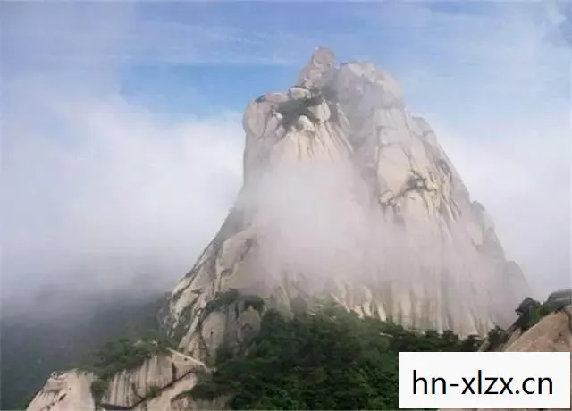 一步一个脚印,脚踏实地走好每一步,一步一个脚印,成功背后的坚持与努力 一步一个脚印,脚踏实地走好每一步,一步一个脚印,成功背后的坚持与努力