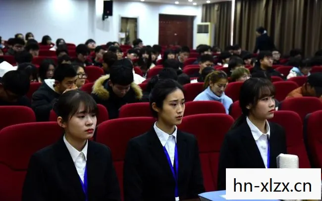 00后学生拜师辣条发明人,传承与创新的力量 00后学生拜师辣条发明人,传承与创新的力量