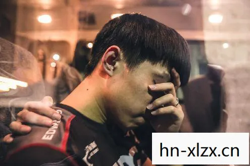 RNG麻辣香锅盲僧开局死两次的比赛,RNG麻辣香锅,电竞传奇的味蕾盛宴 RNG麻辣香锅盲僧开局死两次的比赛,RNG麻辣香锅,电竞传奇的味蕾盛宴