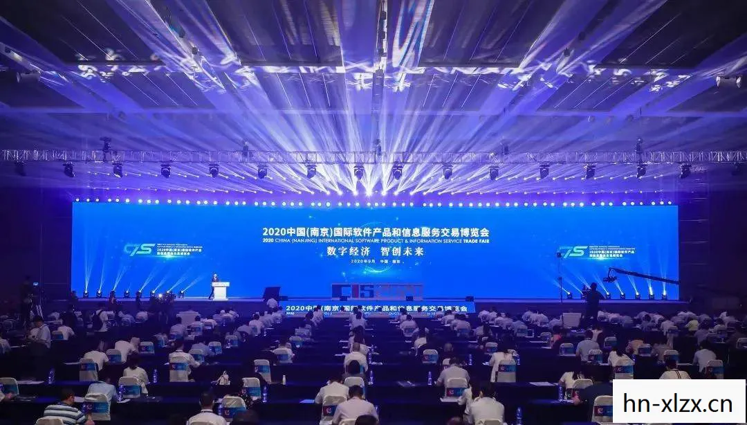 吴梓穆，跨界融合，引领数字艺术新风尚