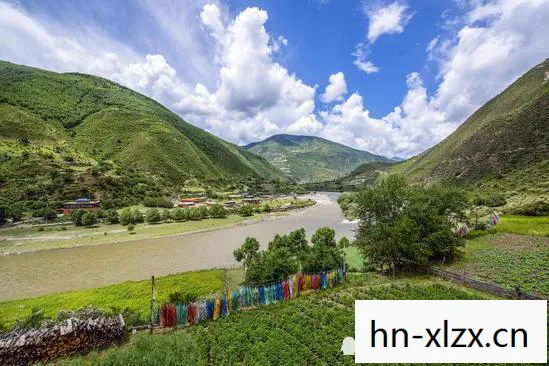 自然与文化的和谐交融图片