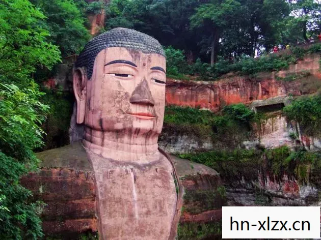 乐山大佛三江交汇的水流向哪条河?，乐山大佛三江汇流处水位极低，历史罕见的奇观与保护挑战