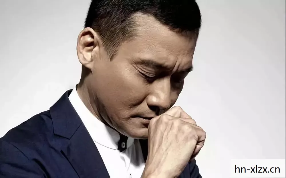 探索成熟男性的魅力与智慧图片